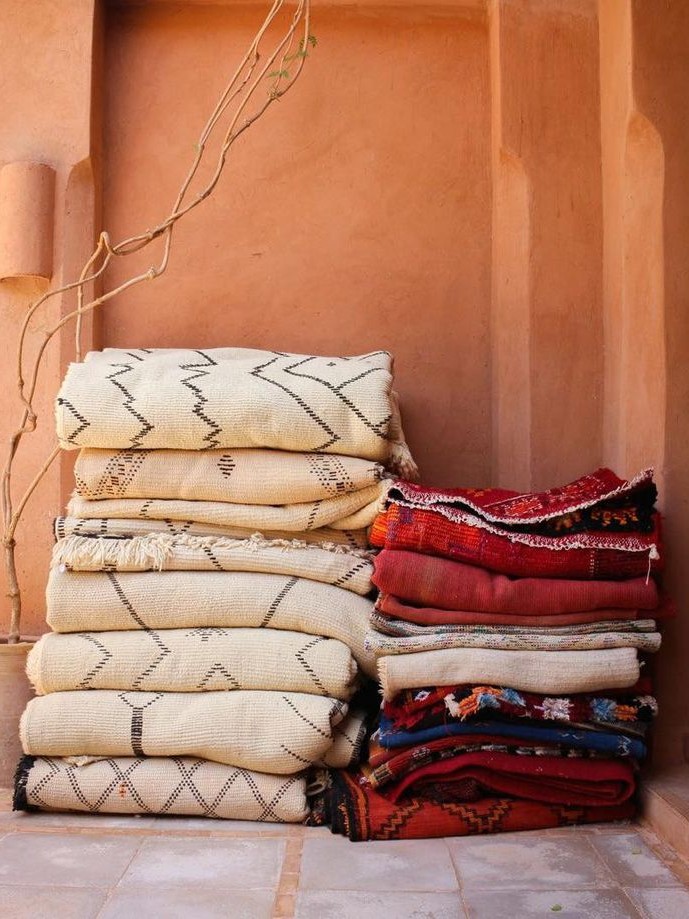 Ethically sourced Moroccan rugs ready for worldwide shipping - IZRIN quality craftsmanship