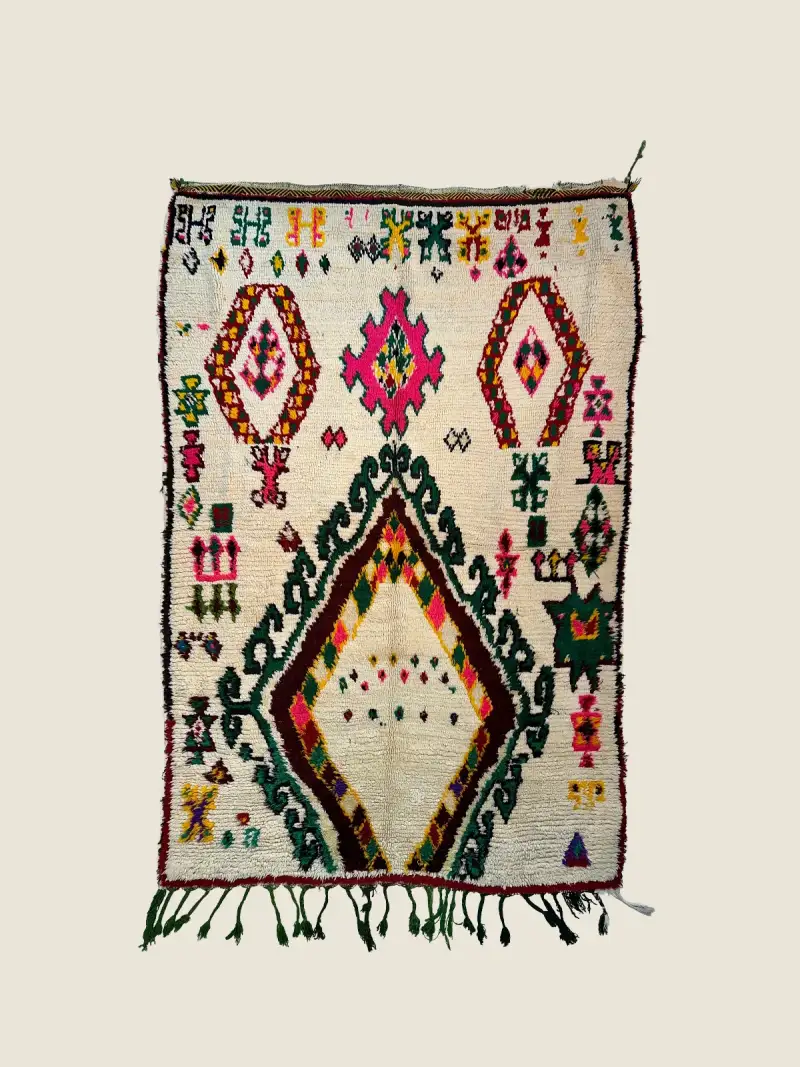 Vintage Azilal rug 136×223cm, handwoven wool tribal carpet with gray, pink, and maroon geometric motifs.