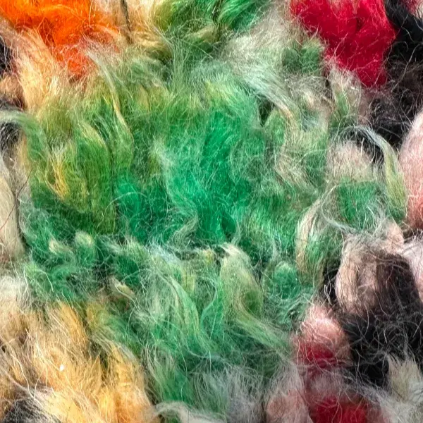 Dark green swatch from the green color family.