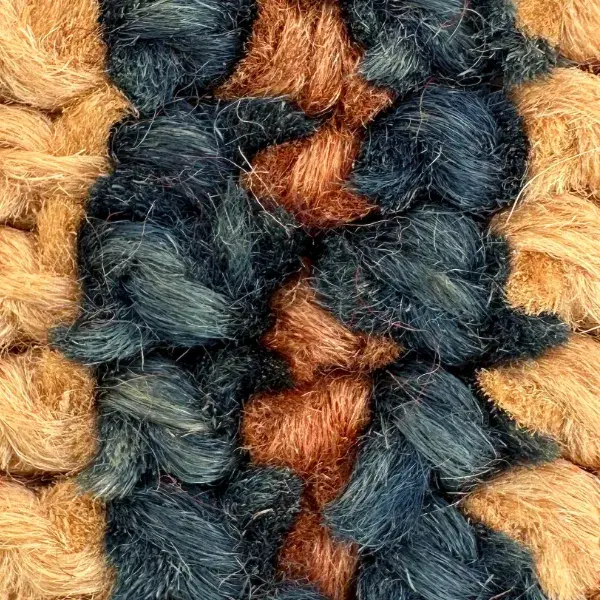 Dark gray swatch from the blue family for the Beni Mguild product.