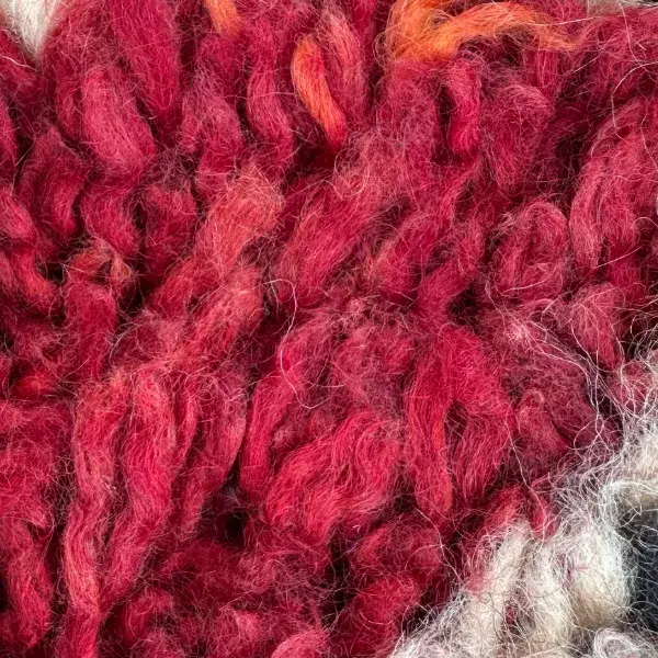 Crimson red color swatch for Marmoucha product, from the red color family.